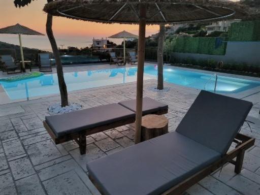Saronida "Stergiou Luxury Apartment 2Nd Floor" Με Κοινη Πισινα מראה חיצוני תמונה