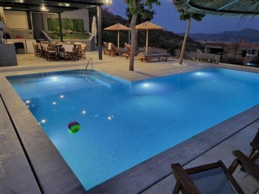 Saronida "Stergiou Luxury Apartment 2Nd Floor" Με Κοινη Πισινα מראה חיצוני תמונה
