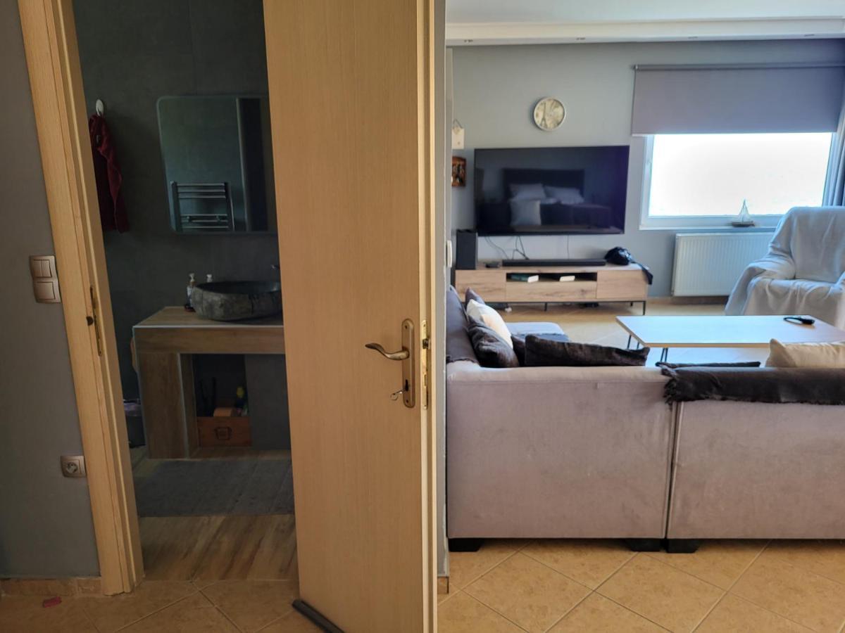 Saronida "Stergiou Luxury Apartment 2Nd Floor" Με Κοινη Πισινα מראה חיצוני תמונה