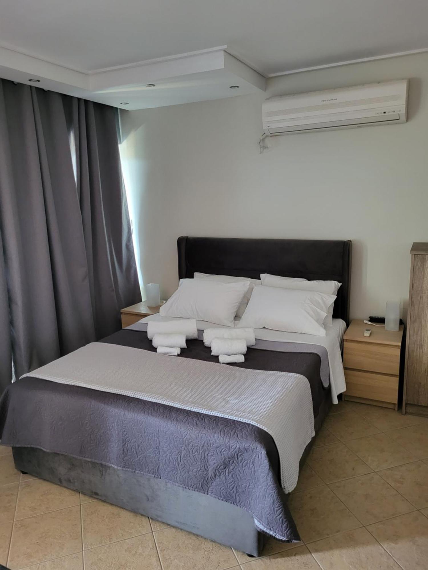 Saronida "Stergiou Luxury Apartment 2Nd Floor" Με Κοινη Πισινα חדר תמונה